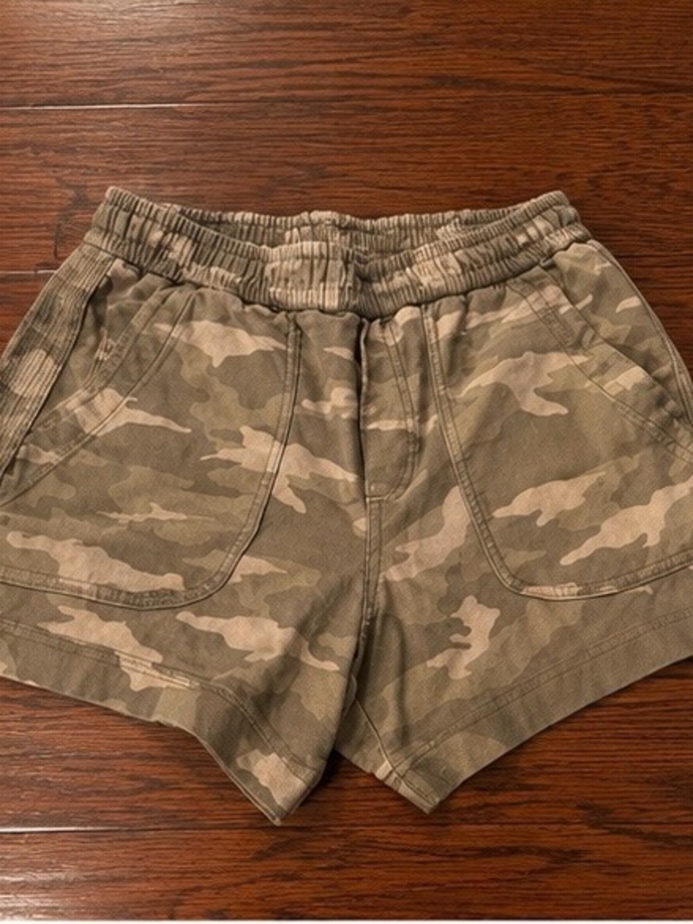 Athleta Olive Camo Elastic-Waist Utility Shorts